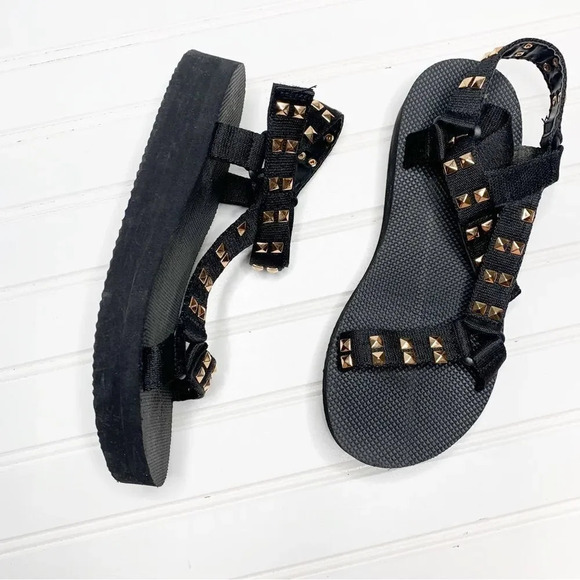 Bamboo Studded Foam Sandals - Picture 2 of 6